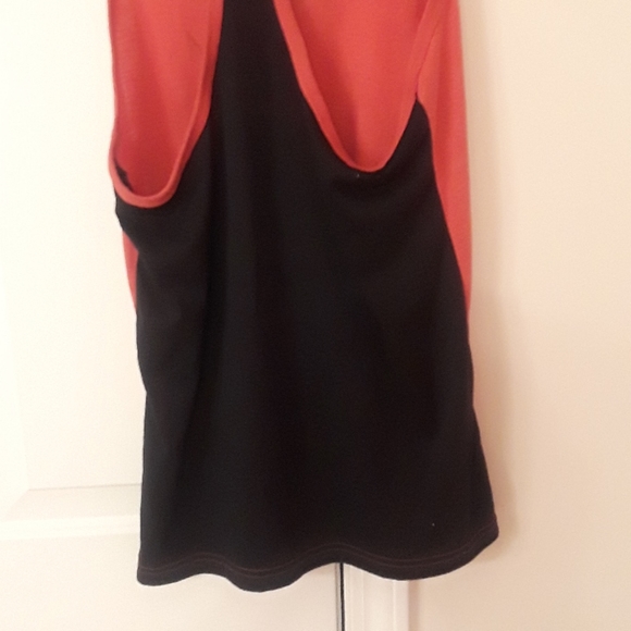 Nike Sleeveless  sports  tee - Picture 3 of 4